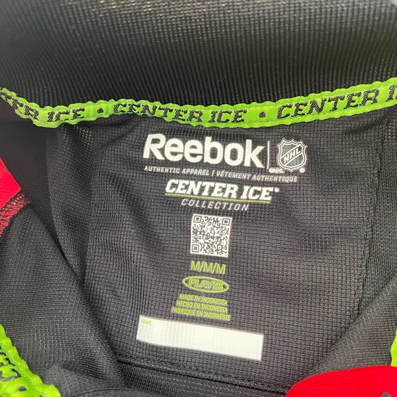 EUC Men’s Reebok Blackhawks Hockey Performance Polo - Picture 3 of 6